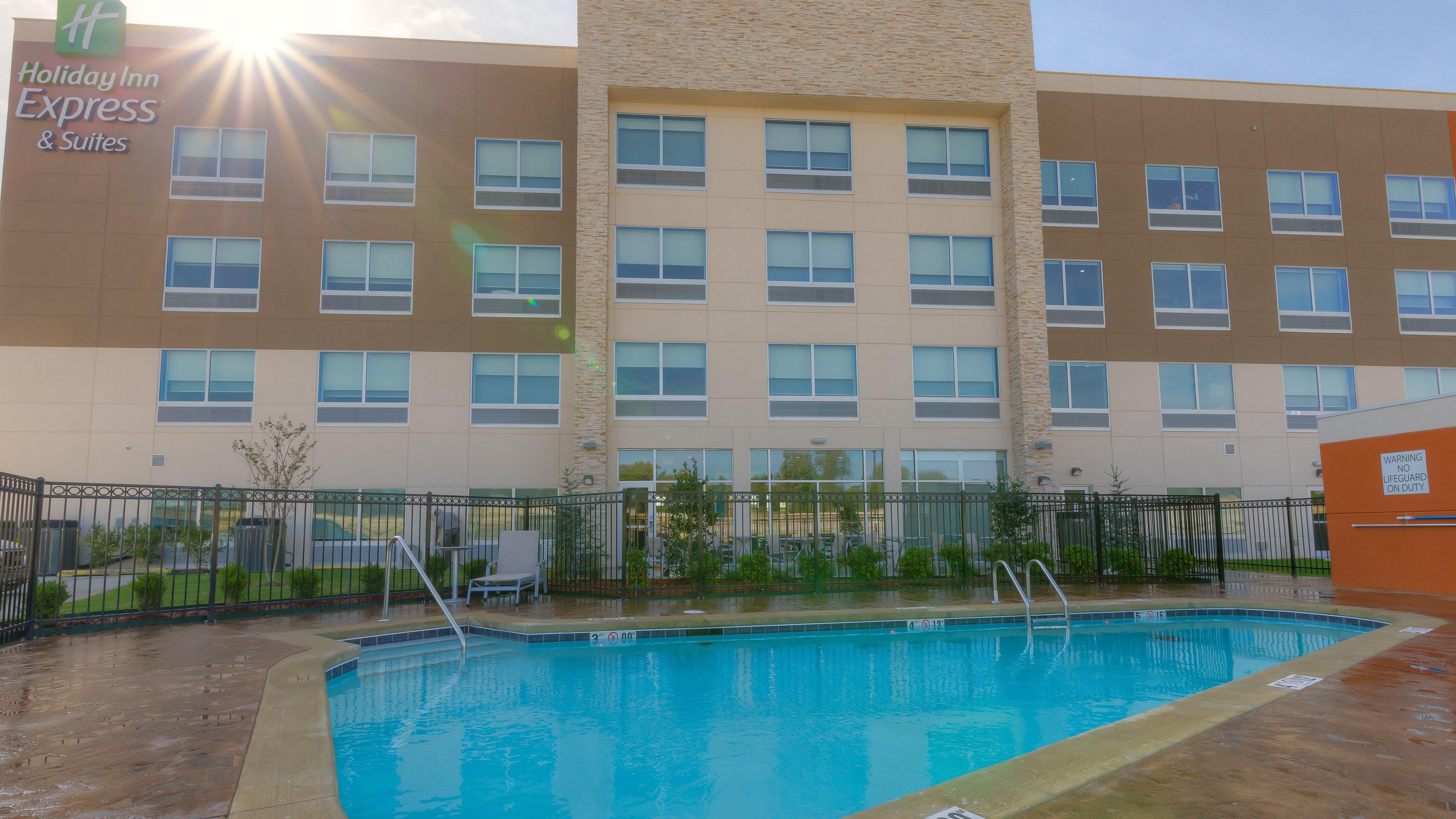 Holiday Inn Express & Suites Tulsa Midtown By Ihg Eksteriør bilde