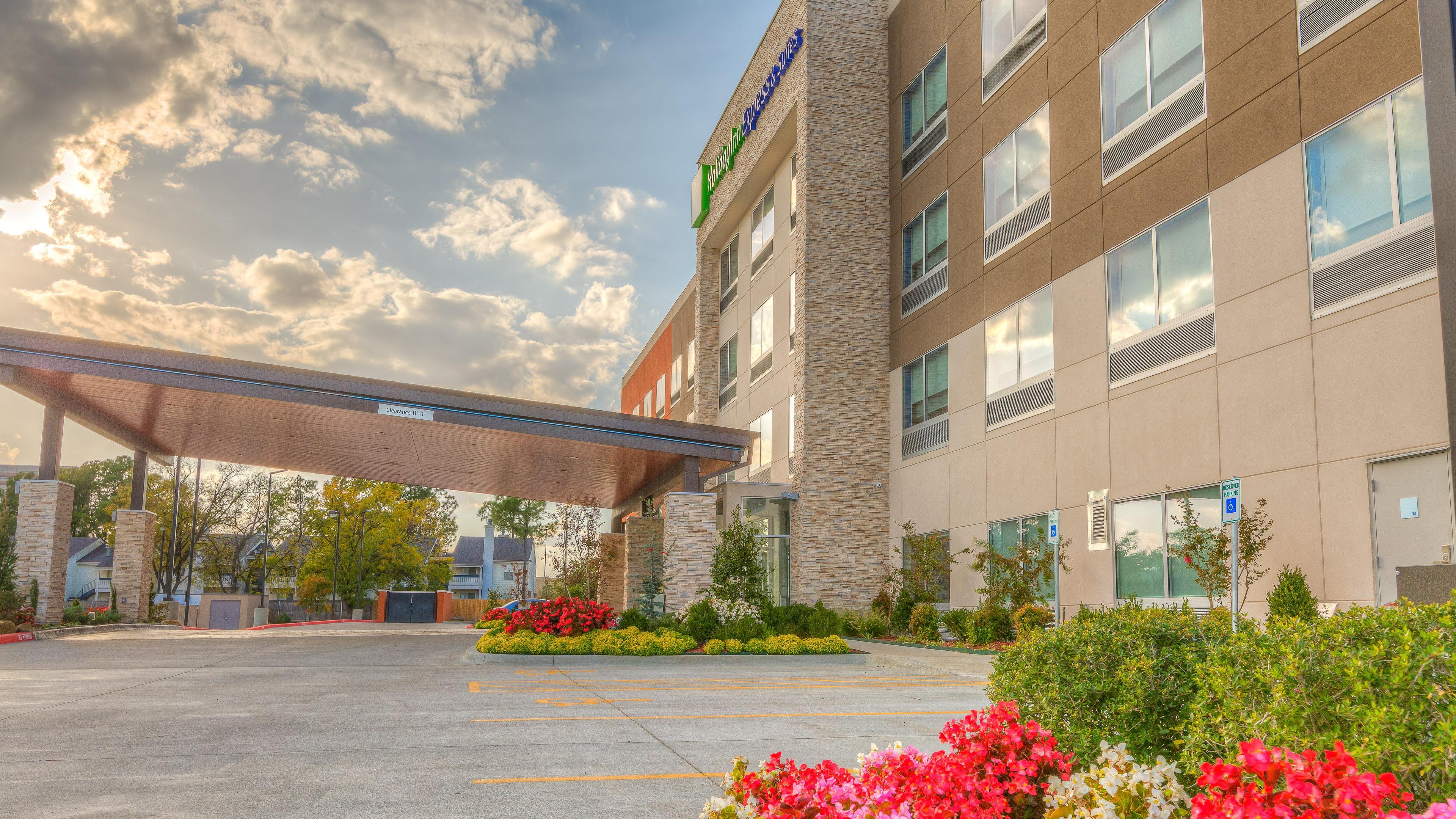 Holiday Inn Express & Suites Tulsa Midtown By Ihg Eksteriør bilde