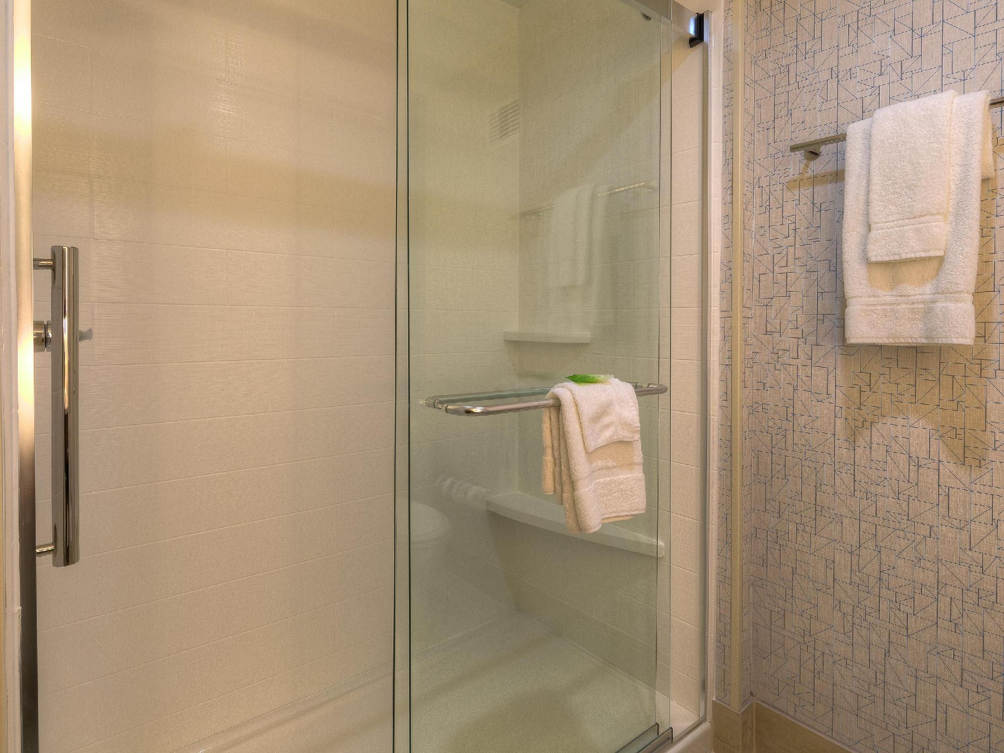 Holiday Inn Express & Suites Tulsa Midtown By Ihg Eksteriør bilde