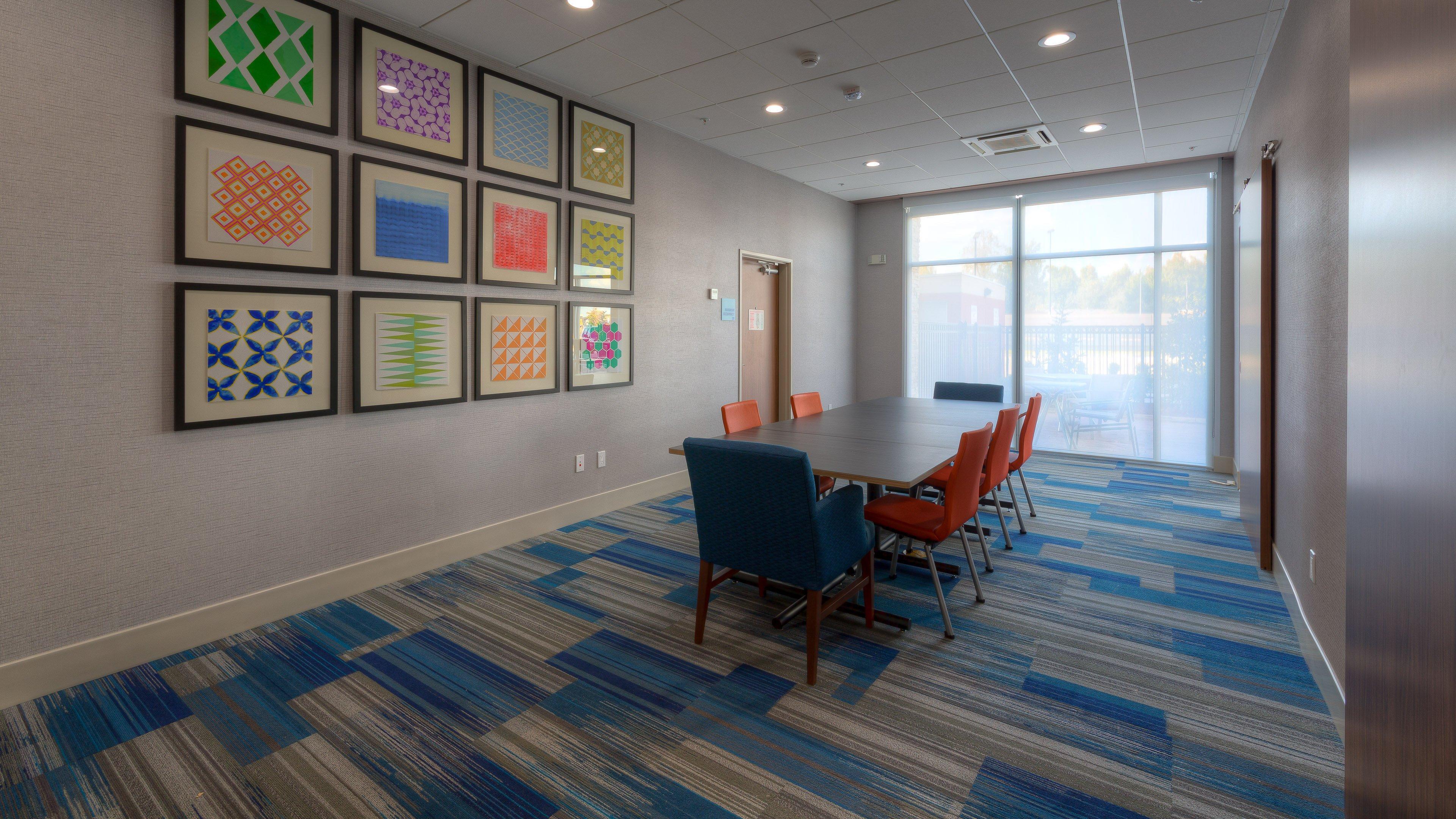 Holiday Inn Express & Suites Tulsa Midtown By Ihg Eksteriør bilde