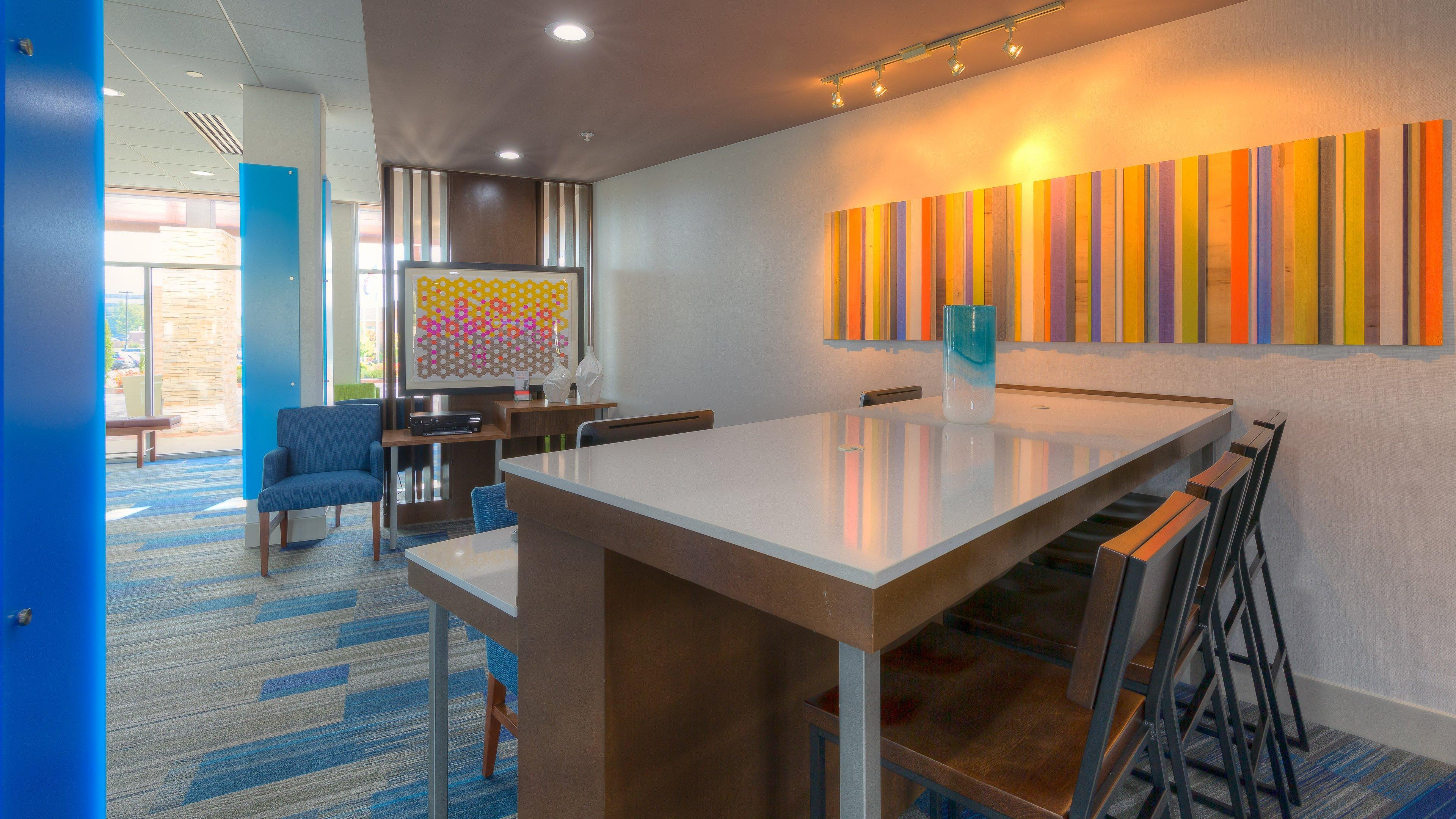 Holiday Inn Express & Suites Tulsa Midtown By Ihg Eksteriør bilde