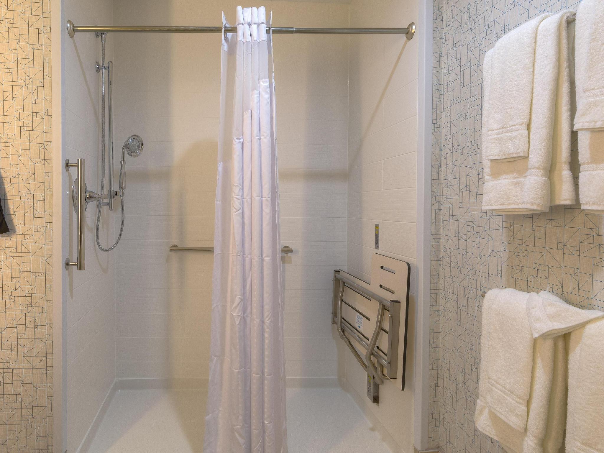 Holiday Inn Express & Suites Tulsa Midtown By Ihg Eksteriør bilde